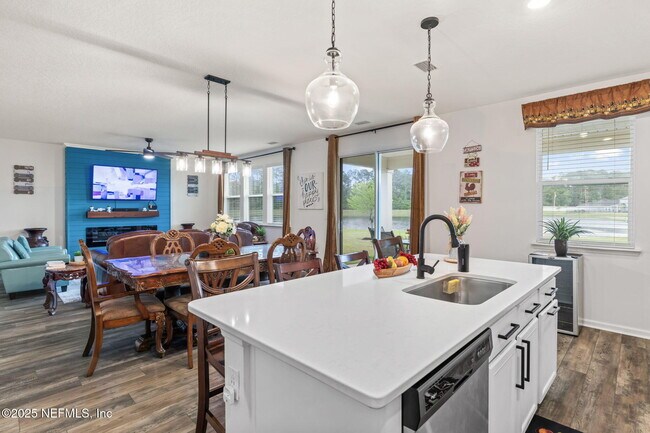 Building Photo - 12897 Logans Walk Ln