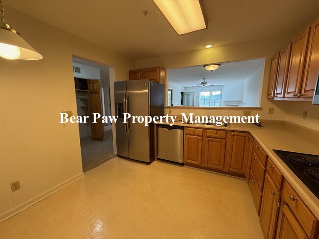 Building Photo - Beautiful Condo for Senior Living in North Evergreen!!