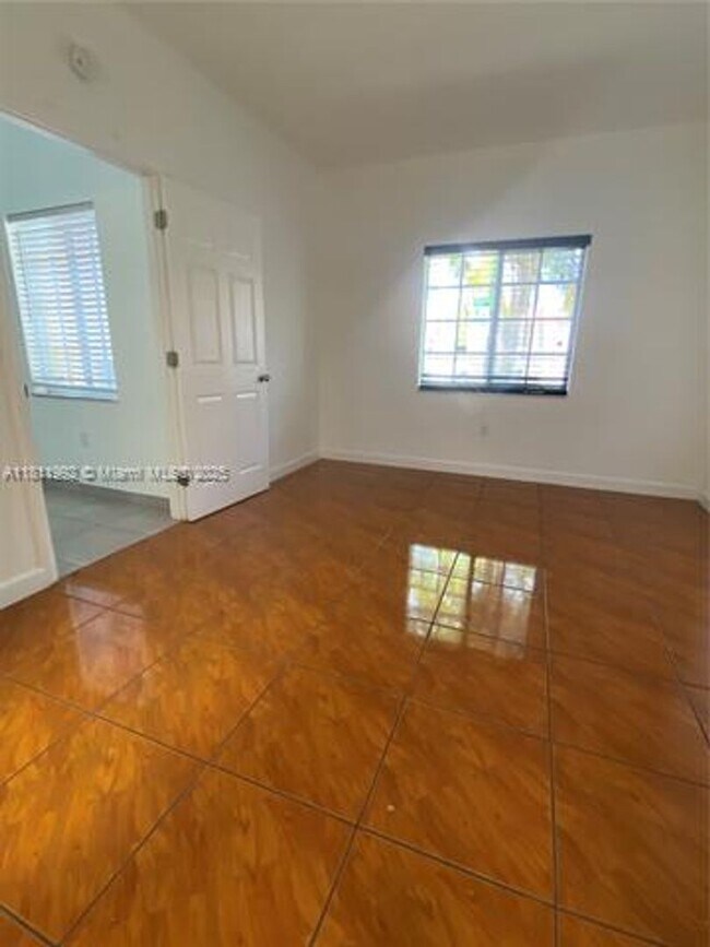Building Photo - 17455 NW 75th Pl