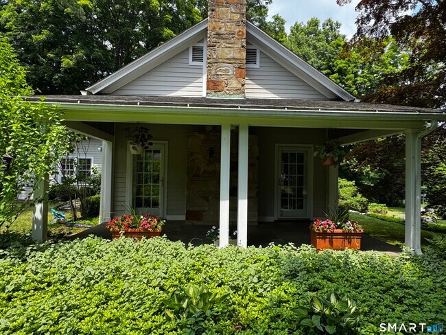 Building Photo - 153 Black Rock Tpke