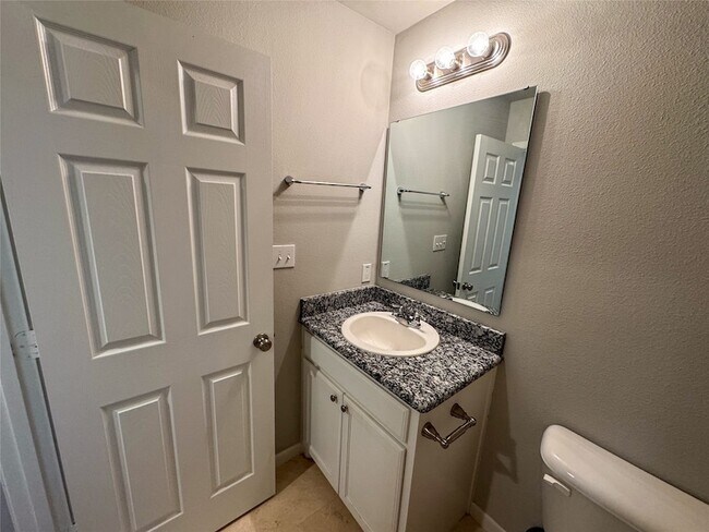 Building Photo - 2303 Norwood St