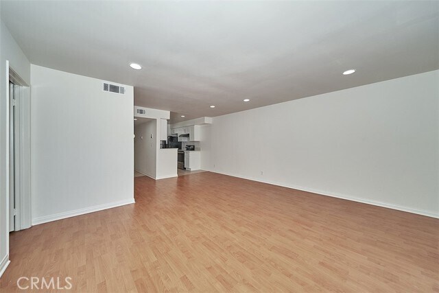 Building Photo - 433 S Manhattan Pl