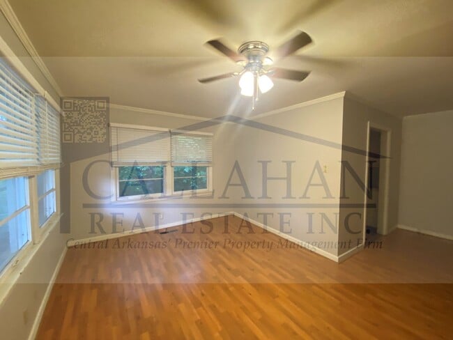 Building Photo - 2 Bedroom Duplex
