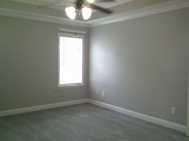 Building Photo - Spacious 3BR Home with Screened Porch, Fenced Backyard & Wired Shop in North Valdosta