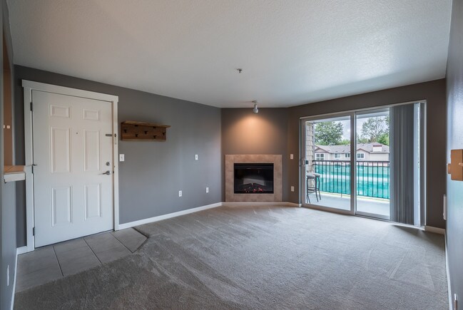 Building Photo - 720 NW 185th Ave