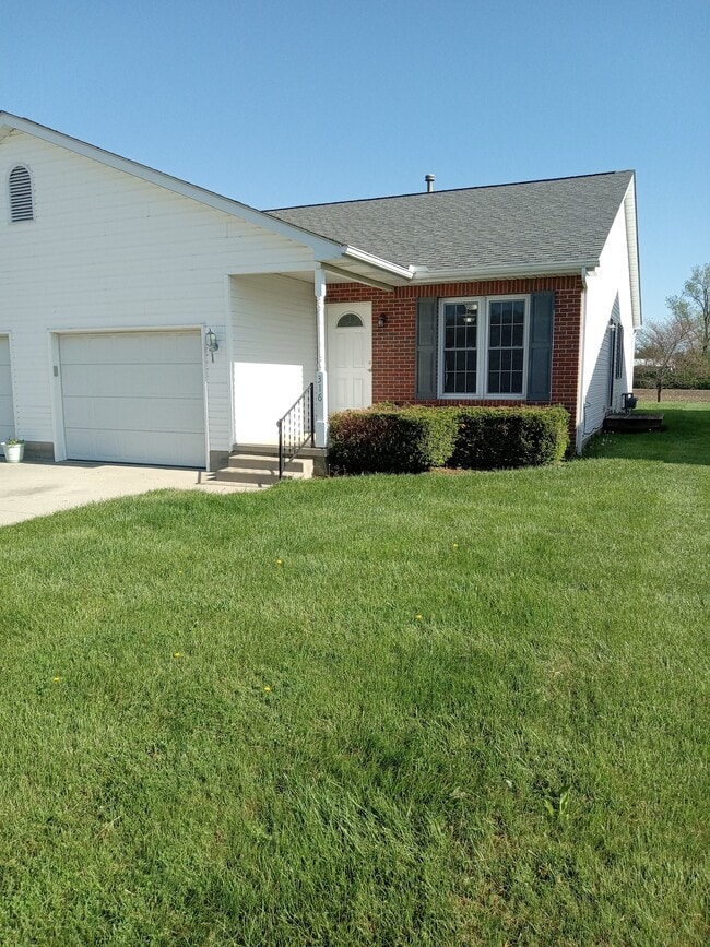 Primary Photo - 316 Willowbend Cir