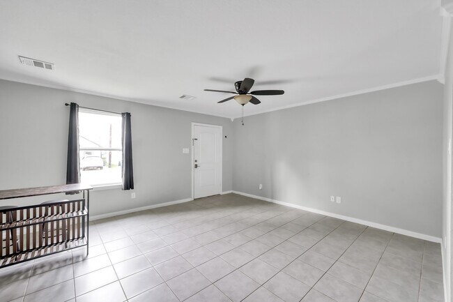 Building Photo - 16618 E Hammon