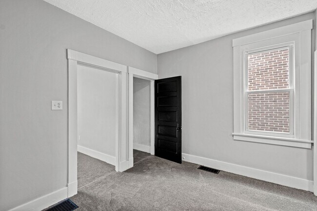 Building Photo - Stunning 2 bedroom home in Homestead available August 1!