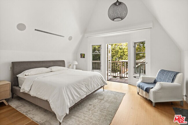 Building Photo - 165 Mabery Rd