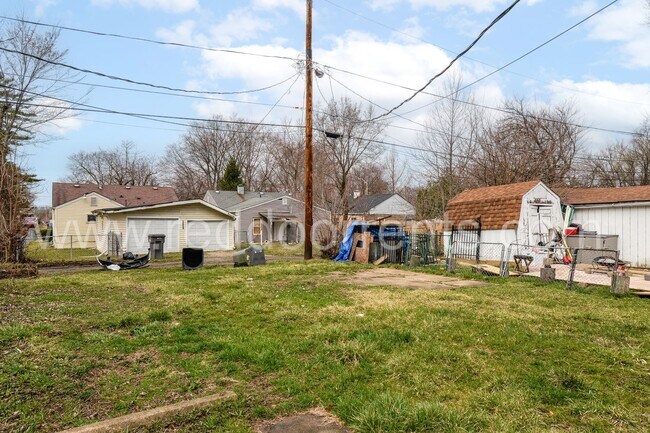 Building Photo - Coming soon! - Experience Urban Sophistica...