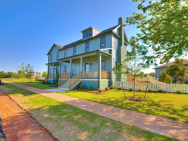 Building Photo - 29612 Memory Ln