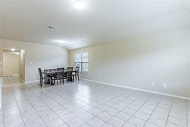 Building Photo - Single-family beautiful home has 5 bedroom...