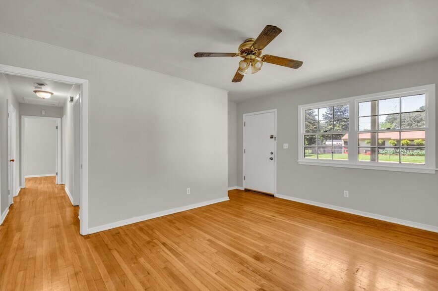 Building Photo - 706 Cypress St