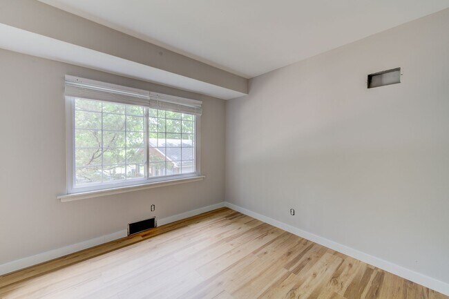 Building Photo - 2387 Ridgecrest Dr