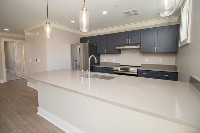 Building Photo - Luxury Living in the Heart of Downtown Col...