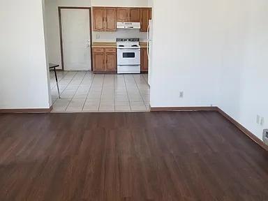 Building Photo - 612 King St