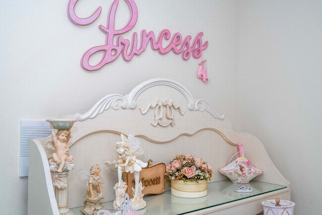 Building Photo - 8543 La Isla Dr