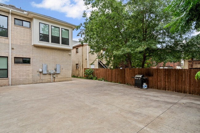 Building Photo - 3320 S University Dr