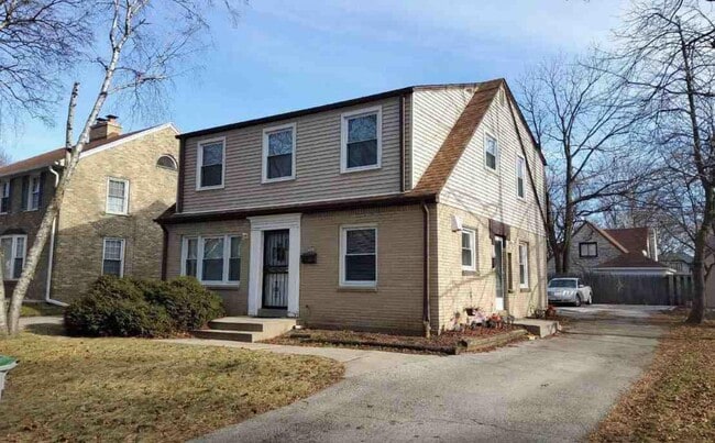 Building Photo - 3260 N 49th St