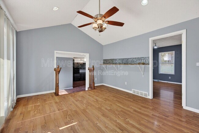 Building Photo - 153 Bascom Dr