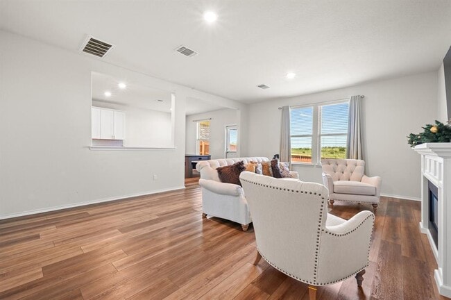 Building Photo - 632 Pepperbark Loop