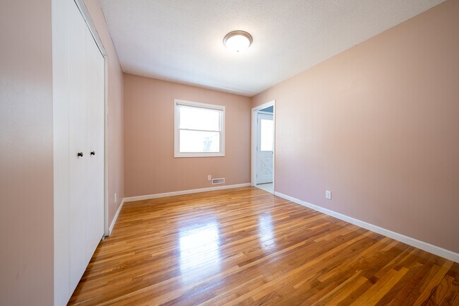 Building Photo - 2817 W 109th St