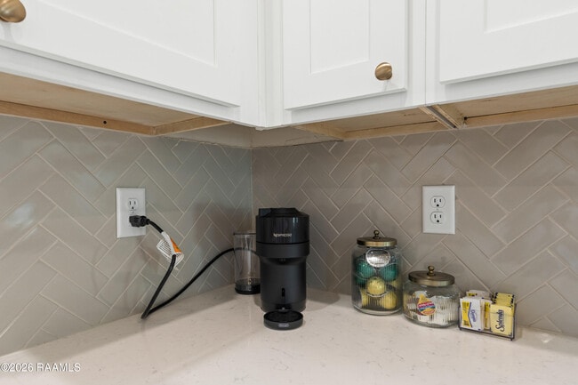 Building Photo - 105 Steiner Oaks