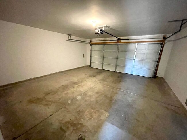 Building Photo - Beautiful 2020 Built- 4 Bedroom Home with 2 Car Garage! *HOME IS CURRENTLY OCCUPIED, PLEASE DO NO...