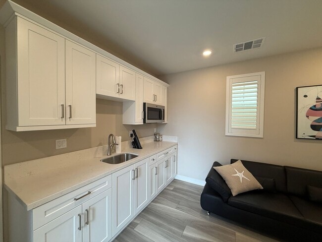 Building Photo - Newly Remodeled Attached ADU in the Aviara...