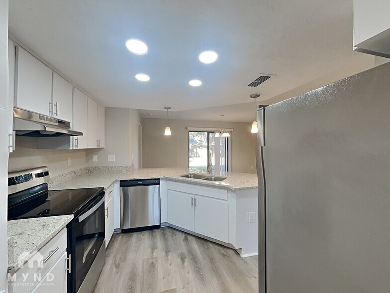 Building Photo - 10327 Lansfield St