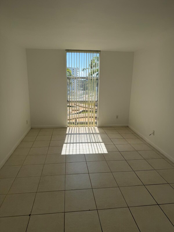 Building Photo - 13499 Biscayne Blvd