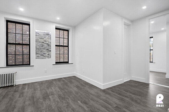 Building Photo - 603 Academy St