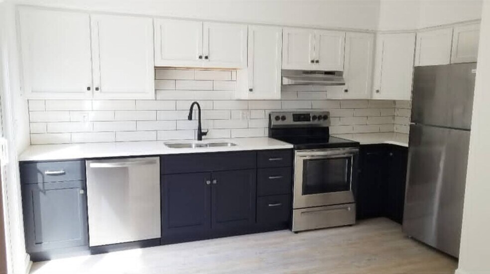 Building Photo - 586 Peachview Ln