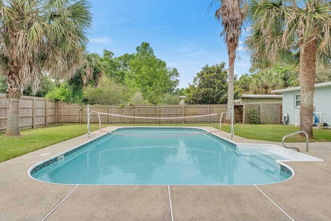 Building Photo - 4 Adkinson Dr