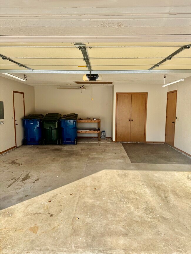 Building Photo - 10323 Haven Cir