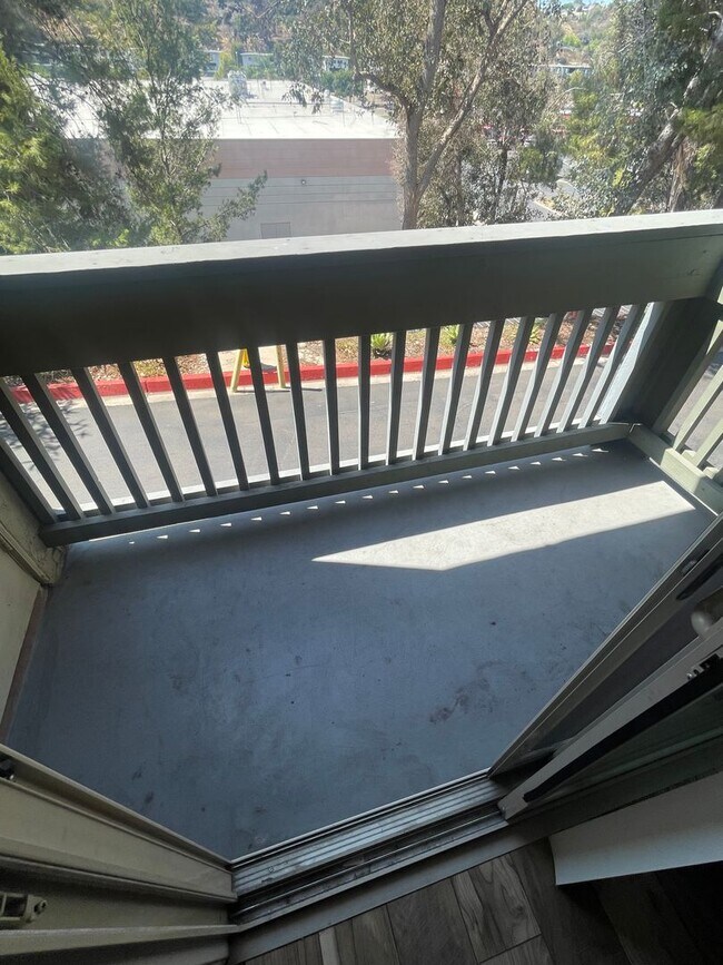 Building Photo - Completely Remodeled 3 Bedroom in San Diego!! Water/Trash Included