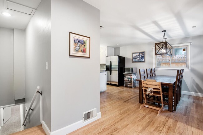 Building Photo - Beautifully Renovated Home in the Berkley ...