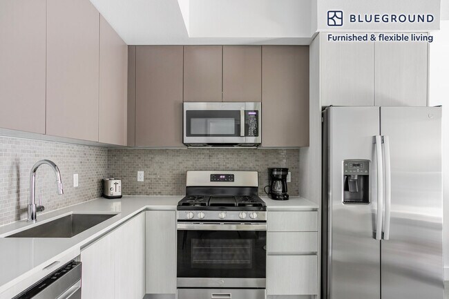 Building Photo - 3838 Dunn Dr