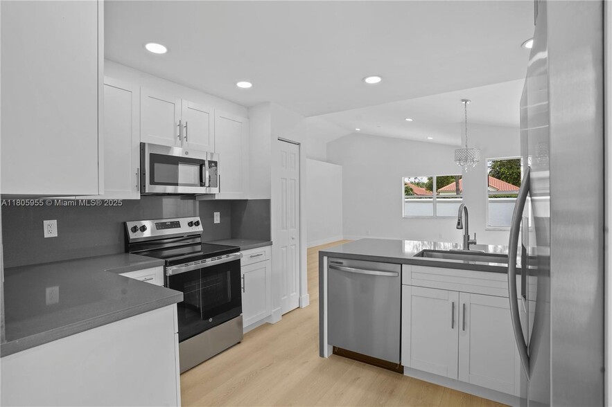 Building Photo - 9354 Arborwood Cir