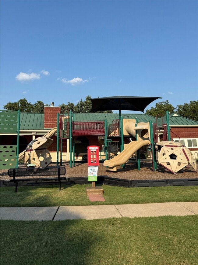 Building Photo - 6338 Big Oak Canyon Dr