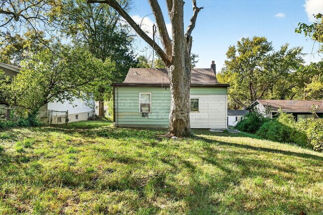 Building Photo - 6166 Emerald Ave