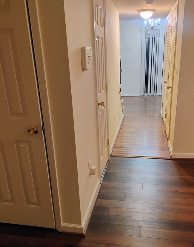 Building Photo - 2216 Fort Pickens Ct