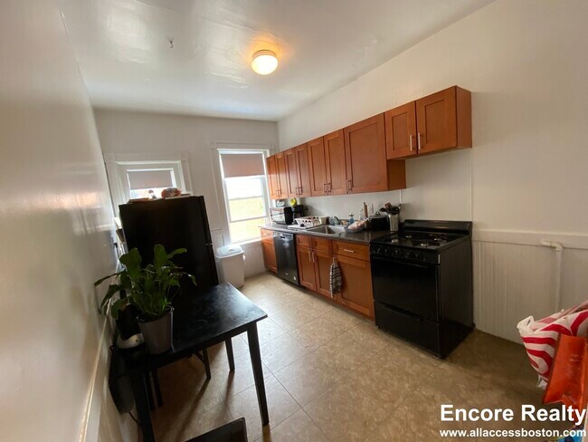 Building Photo - 7 Mt Hood Rd