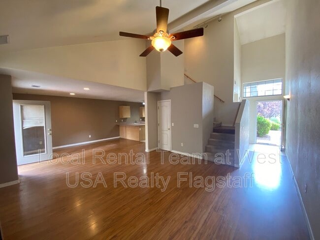 Building Photo - 5324 E Boulder Run Dr
