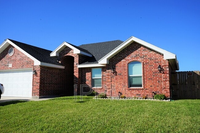 Primary Photo - 2234 S Christian Cir