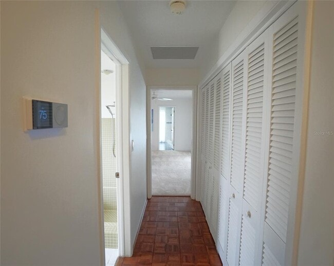 Building Photo - 705 Spanish Main Dr