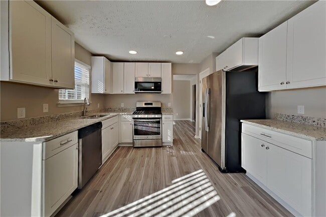 Building Photo - 1273 Royal Ives Ct SE