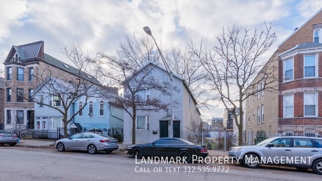 Building Photo - 1529 W Cortez St