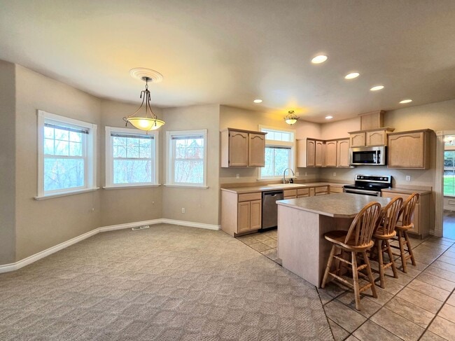 Building Photo - Luxurious Country Living in Desirable Cashmere Location!! 5 Bed + Den, 2.5 Bath!