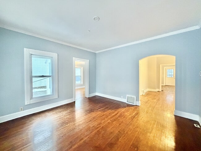 Building Photo - 426 S Jackson St